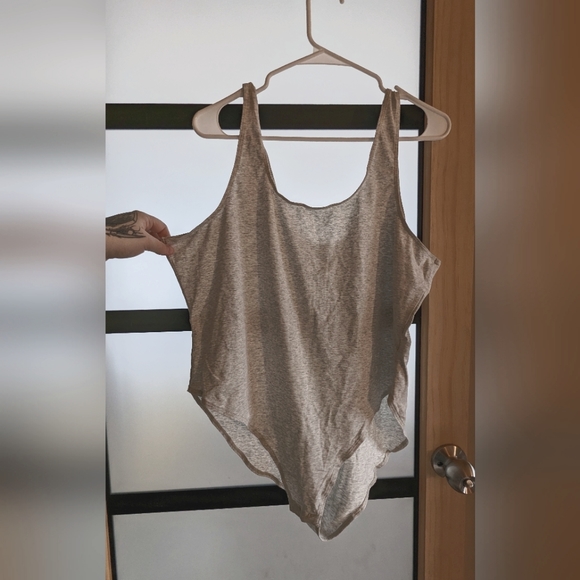 2/$25 XXL OLD NAVY Scoop neck Bodysuit - Picture 1 of 3